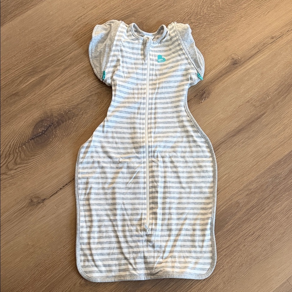 Gray Striped Transition Swasdle